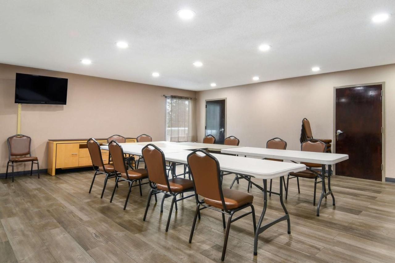 Surestay Plus Hotel Tarboro Екстер'єр фото