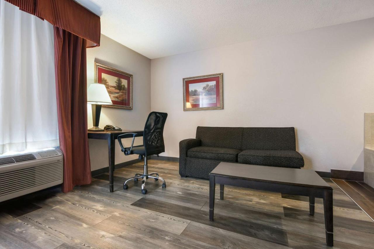 Surestay Plus Hotel Tarboro Екстер'єр фото