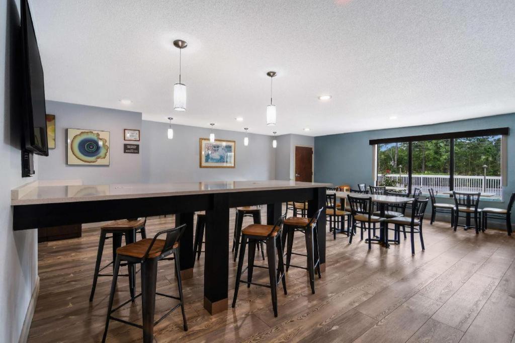 Surestay Plus Hotel Tarboro Екстер'єр фото