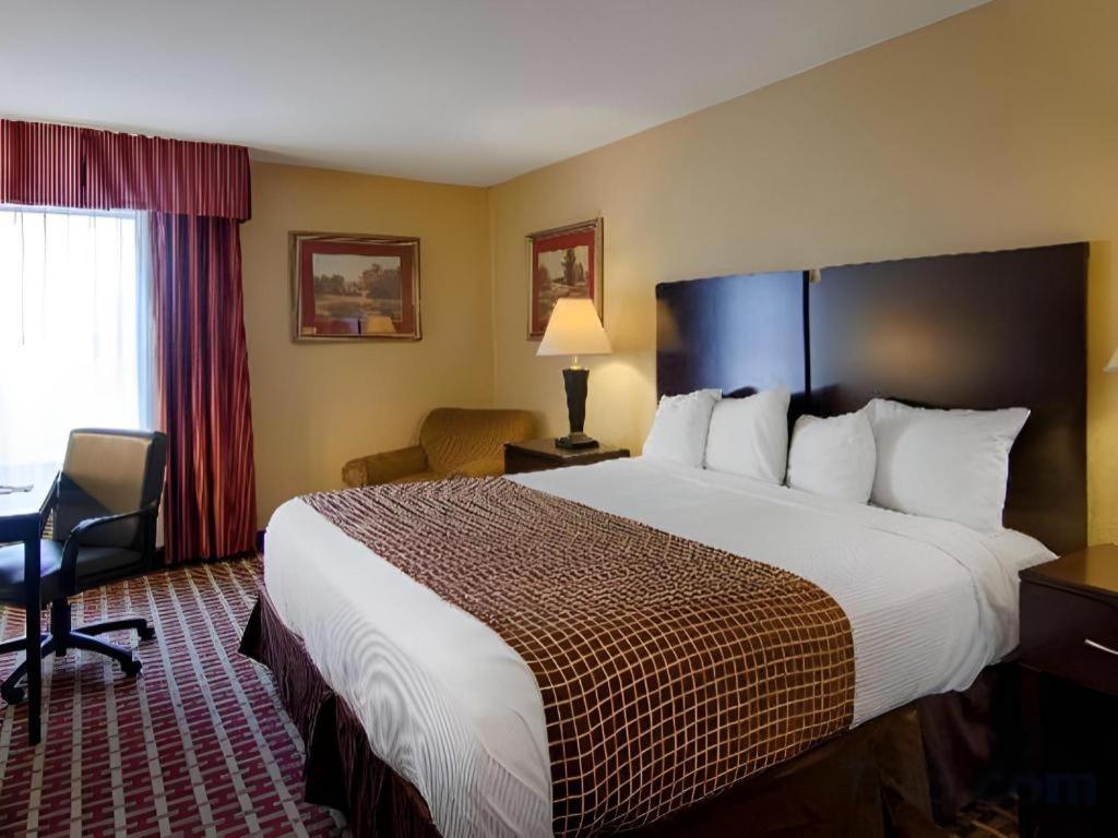 Surestay Plus Hotel Tarboro Екстер'єр фото
