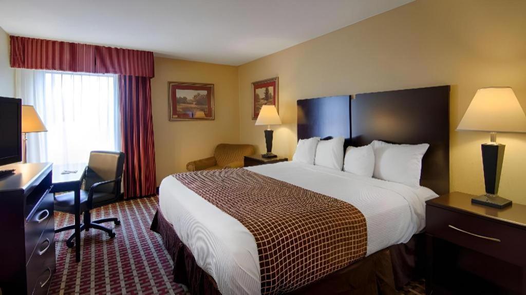 Surestay Plus Hotel Tarboro Екстер'єр фото