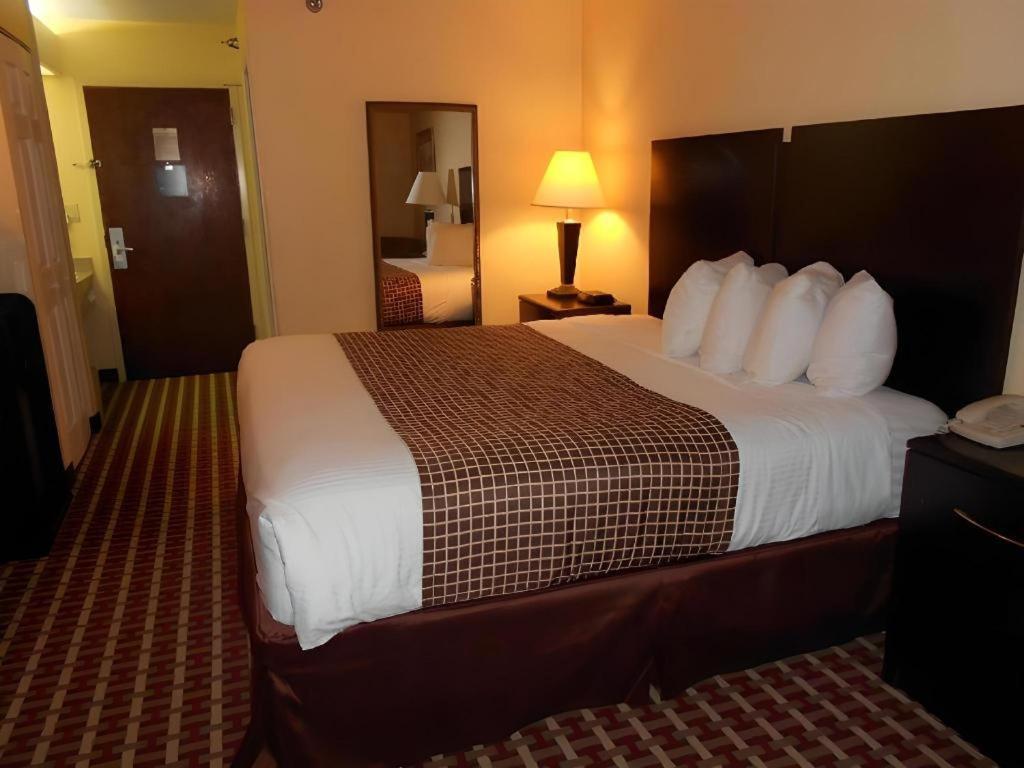 Surestay Plus Hotel Tarboro Екстер'єр фото